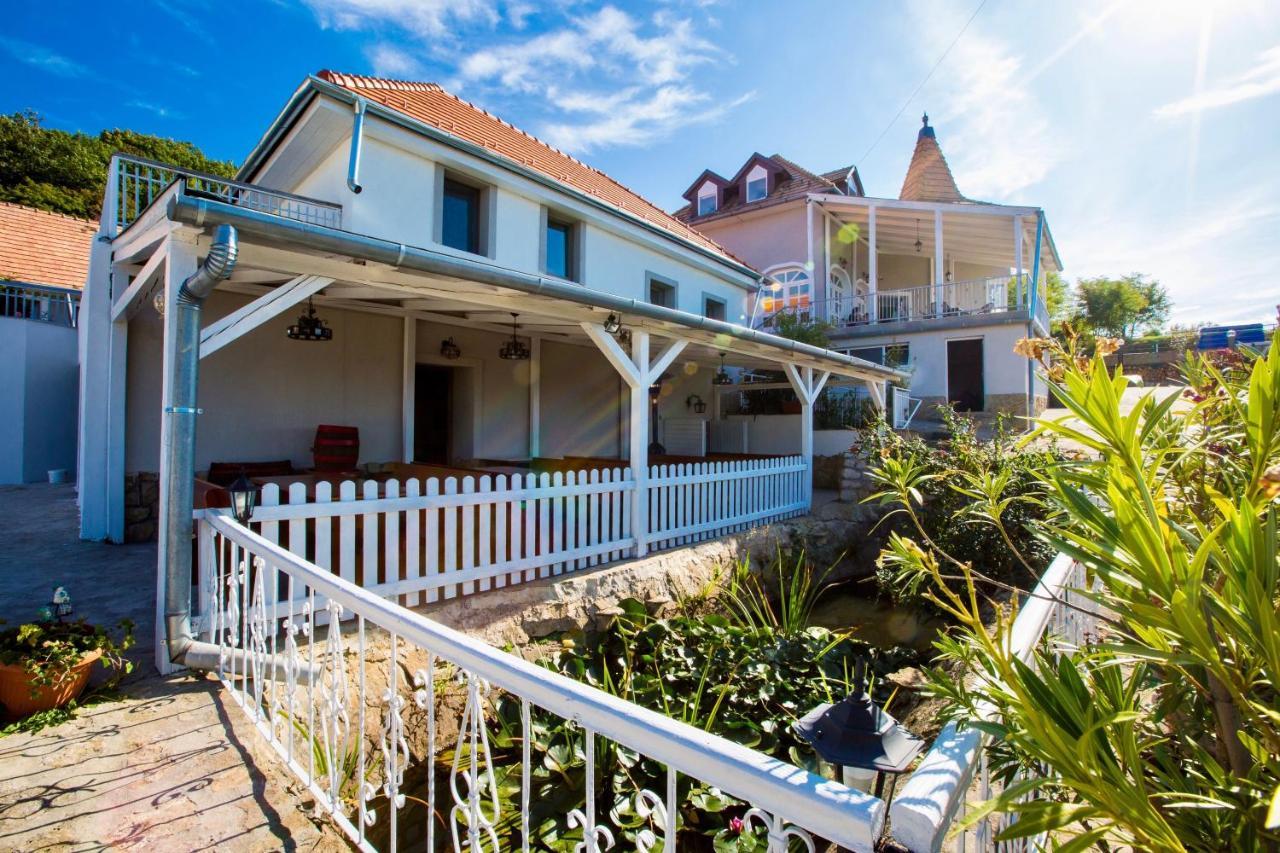 Bed and Breakfast Fogado A Ket Toelgyfahoz Шюмег Екстер'єр фото